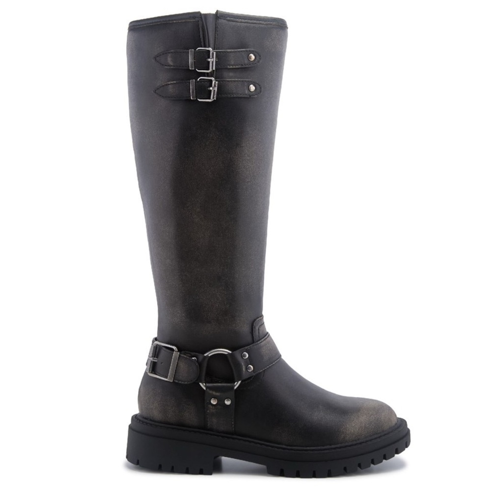 Riding boots